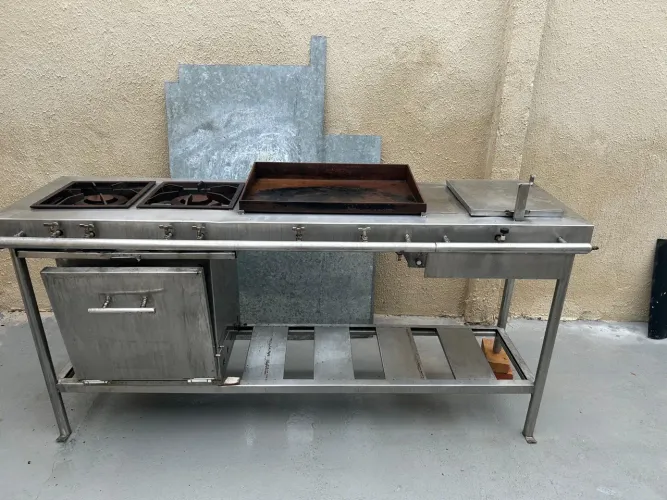 Fogão , chapa , fritadeira e forno - Estação completa projetada toda em inox