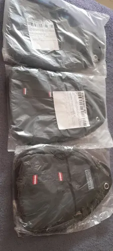 Pochetes a venda 25 reais cada faço 20 si vir buscar todas novas e originais 