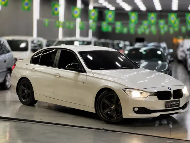 BMW 320I A 2.0 Turbo/activeflex 16V 184cv 4P 2014