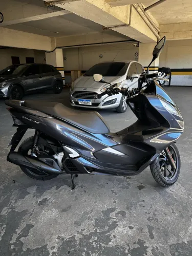 PCX DLX 2021