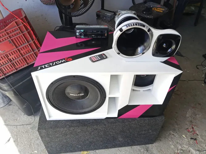 Trio de 12 completa pega blwtuf e USB funciona no carro e na energia