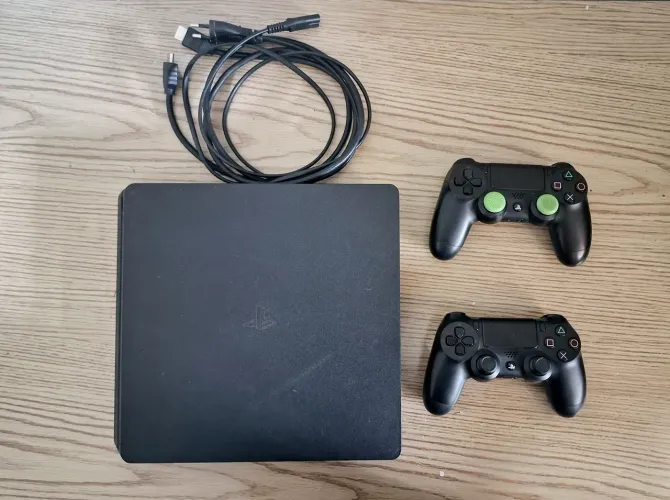 Promoção PS4 Slim Destravado 2 Controles Originais( ATE 10X SEM JUROS)