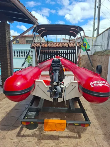 Bote com Motor e Carreta