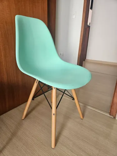 Cadeira eiffel turquesa