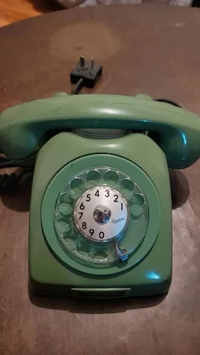 Telefone de disco antigo