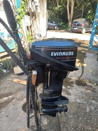 Bote e motor
