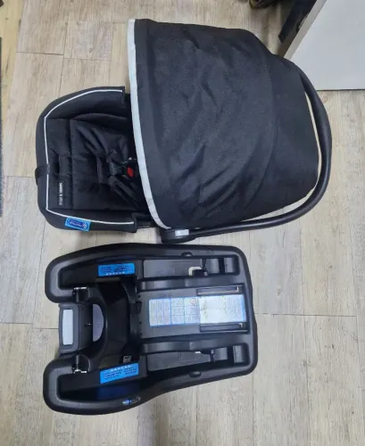 Bebê conforto + base pra carro Graco NOVO