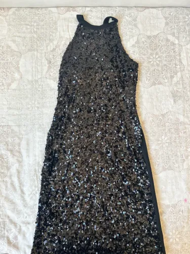 Vestido tubinho preto paête