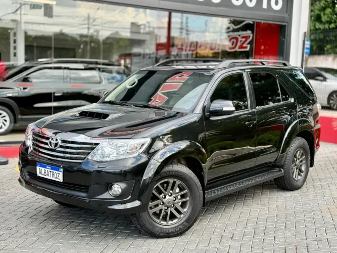 Toyota Hilux SW4 SRV D4-d 4X4 3.0 TDI Dies. AUT 2014