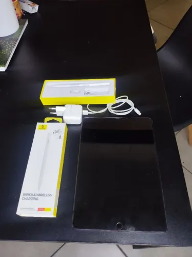 iPad Air 3ª Geração 64GB + Caneta Baseus + Carregador Original
