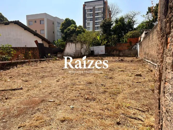 Terreno residencial de 360 m² no Bairro Santa Mônica em Uberlândia