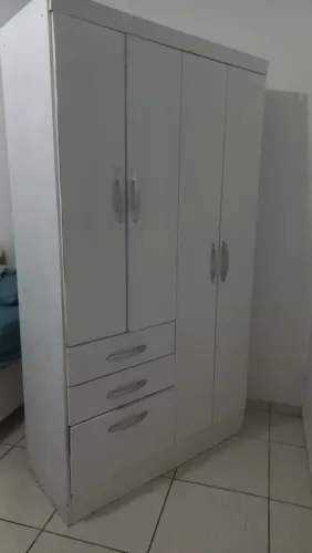 GUARDA ROUPAS USADO