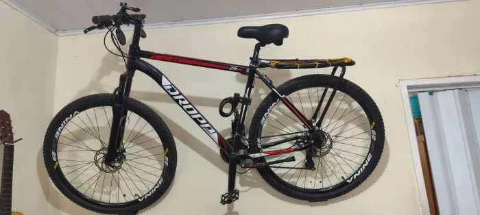 Bicicleta Aro 29 Quadro 21" com freio à disco e amortecedor