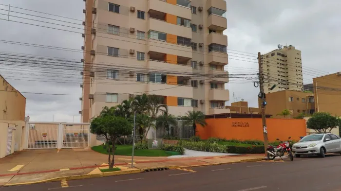 Apartamento semimobiliado no Ed. Cecília Meireles