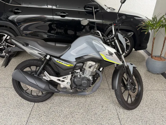 Titan 160 2026 cinza