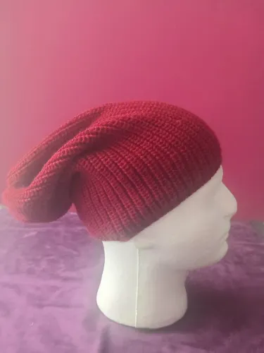 Touca estilo beanie vermelha de lã tricô