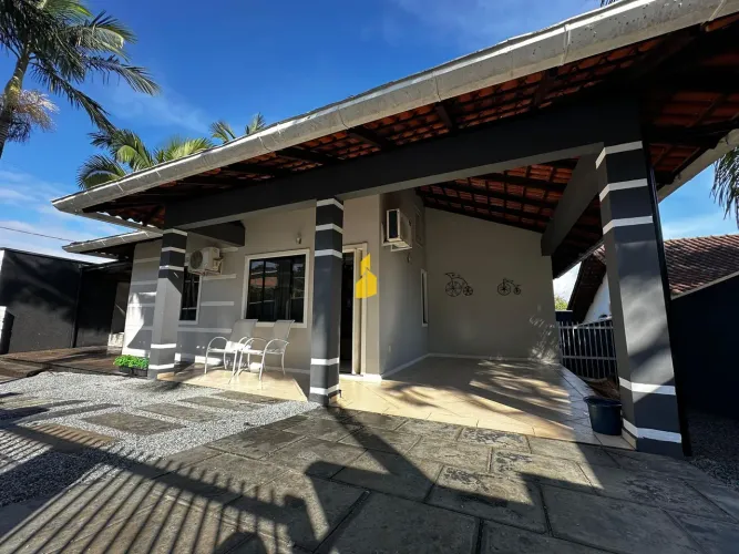 Casa com 3 quartos no bairro das Nações em Timbó-SC