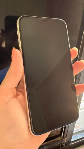 iPhone 11 branco, 64 GB