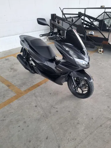 HONDA PCX 160 2024. Estado de zera Apenas 7 mil km rodados!!