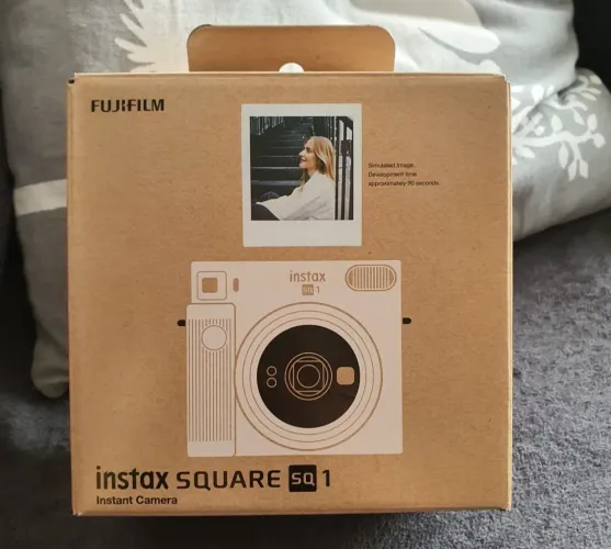CÂMERA INSTAX SQ1 LACRADA
