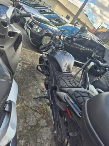 Dominar 400 com acessórios
