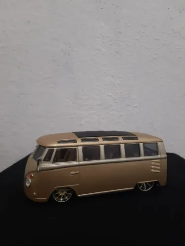 Volkswagen Van "Samba" 1:25 - Maisto