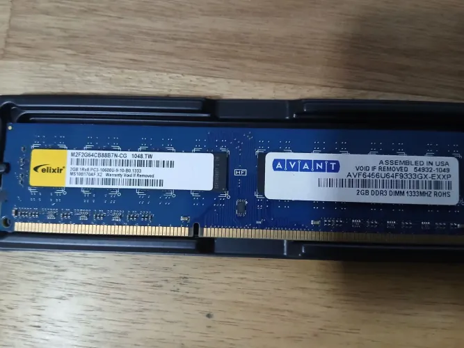 Memória RAM 2GB DDR3