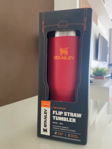 Stanley flip straw tumbler Novo lacrado