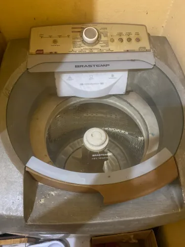 Vende- se uma máquina Brastemp 11 kg com defeito