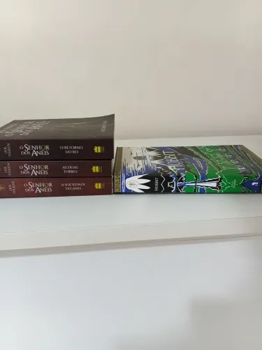 Livros Trilogia Senhor dos Anéis + O Hobbit