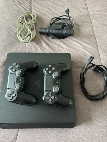 PS4 Slim 1TB Completo + 2 Controles + Câmera