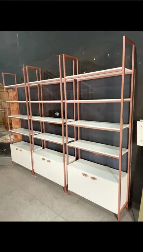 Estante com armário