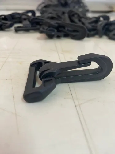 Mosquetão Plástico 30mm + Regulador Pct 20 pcs cada.