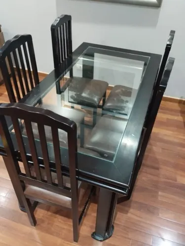 Mesa de jantar com 6 cadeiras