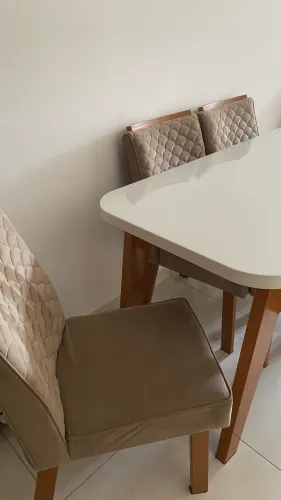 Mesa de jantar com 6 cadeiras