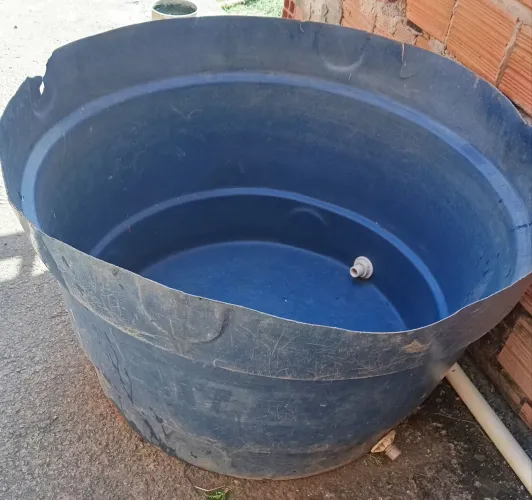 Vendo uma caixa d'água