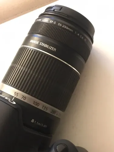 Câmera Canon Kiss X3 com 2 lentes