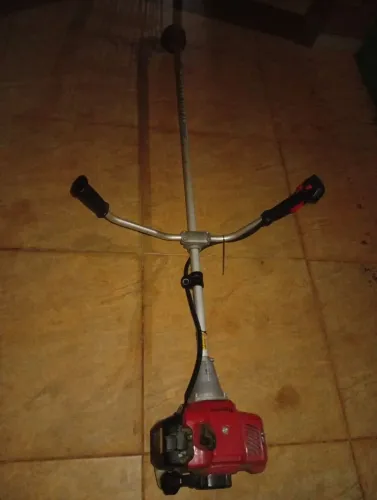 Roçadeira toyama TBC52X