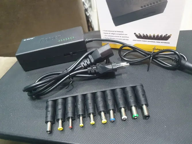 Fonte universal para notebook 12-24v - já é o menor preço