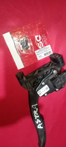 Vendo pedal acelerador eletrônico com placa extra para vectra e astra