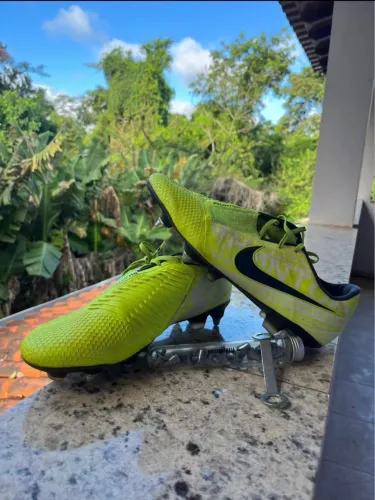 Chuteiras Nike Phantom Venom Elite 42.5