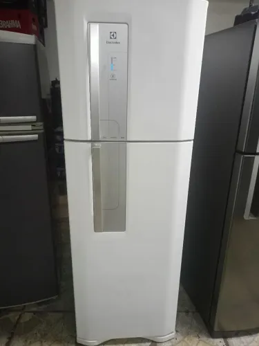 Geladeira Eletrolux funcionando perfeitamente