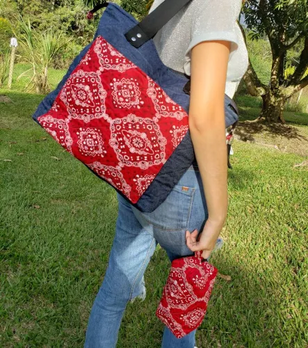 Bolsa jeans com necesserie