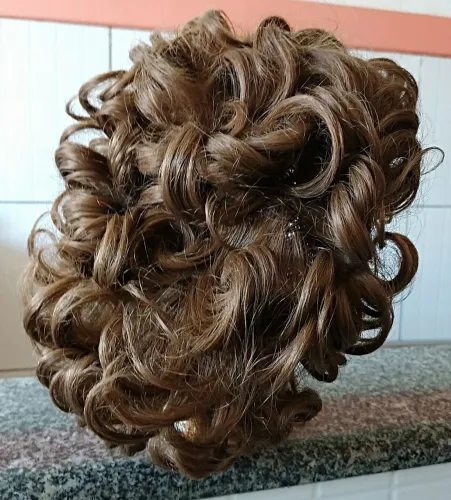 CONJUNTO DE TRÊS PERUCAS FEMININAS