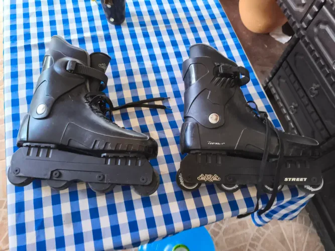 Vendo esse par de patins