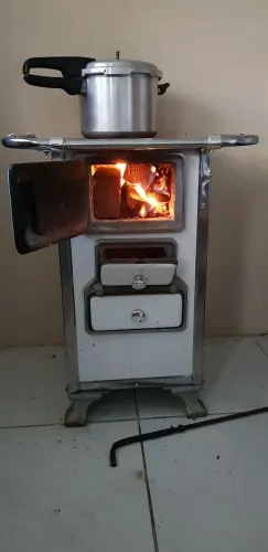 Fogao à lenha nr. Zero impecável