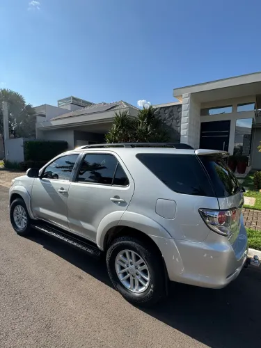 Toyota Hilux SW4 SRV D4-d 4X4 3.0 TDI Dies. AUT 2012