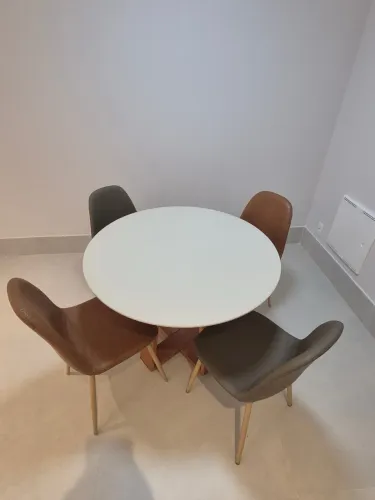 Mesa de Jantar Redonda com 5 Cadeiras