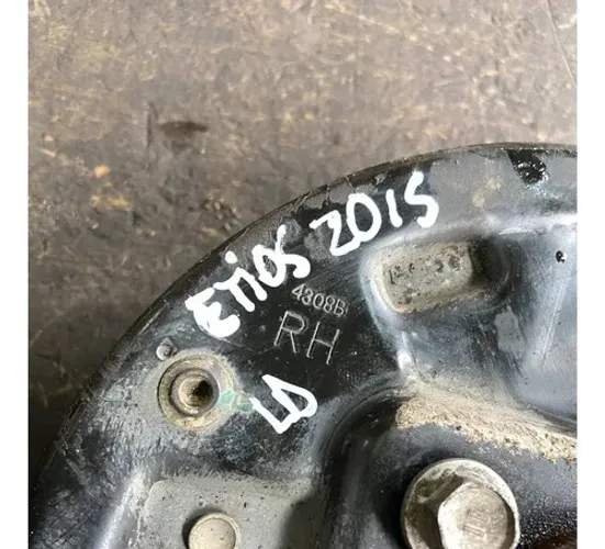 Cubo De Freio Traseiro Lado Direito Toyota Étios 2015