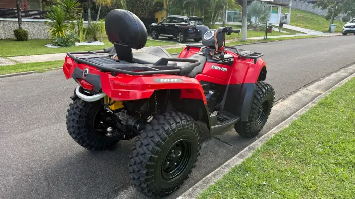 QUADRICICLO Can-Am, 400 4WD 2014 único dono